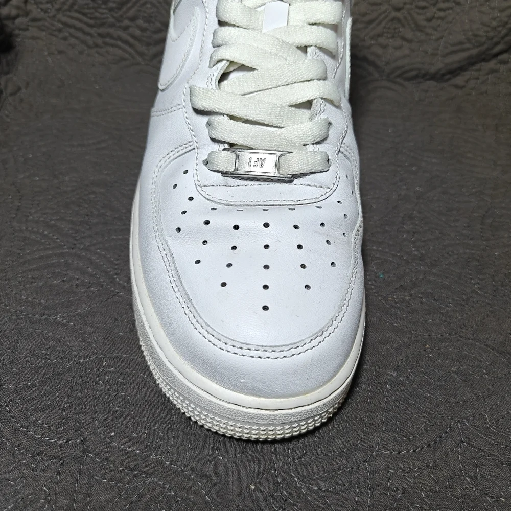 Nike Air Force 1 Low Top '07 Triple White Light Sneakers Men's Size 10